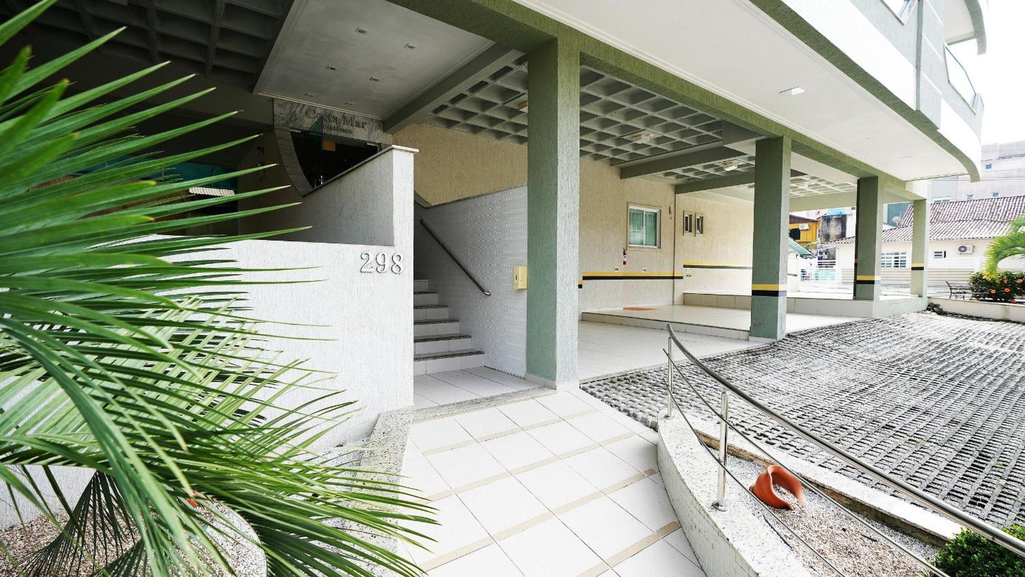 Edificio Costa Mar - Centro De Bombinhas Lejlighed Eksteriør billede