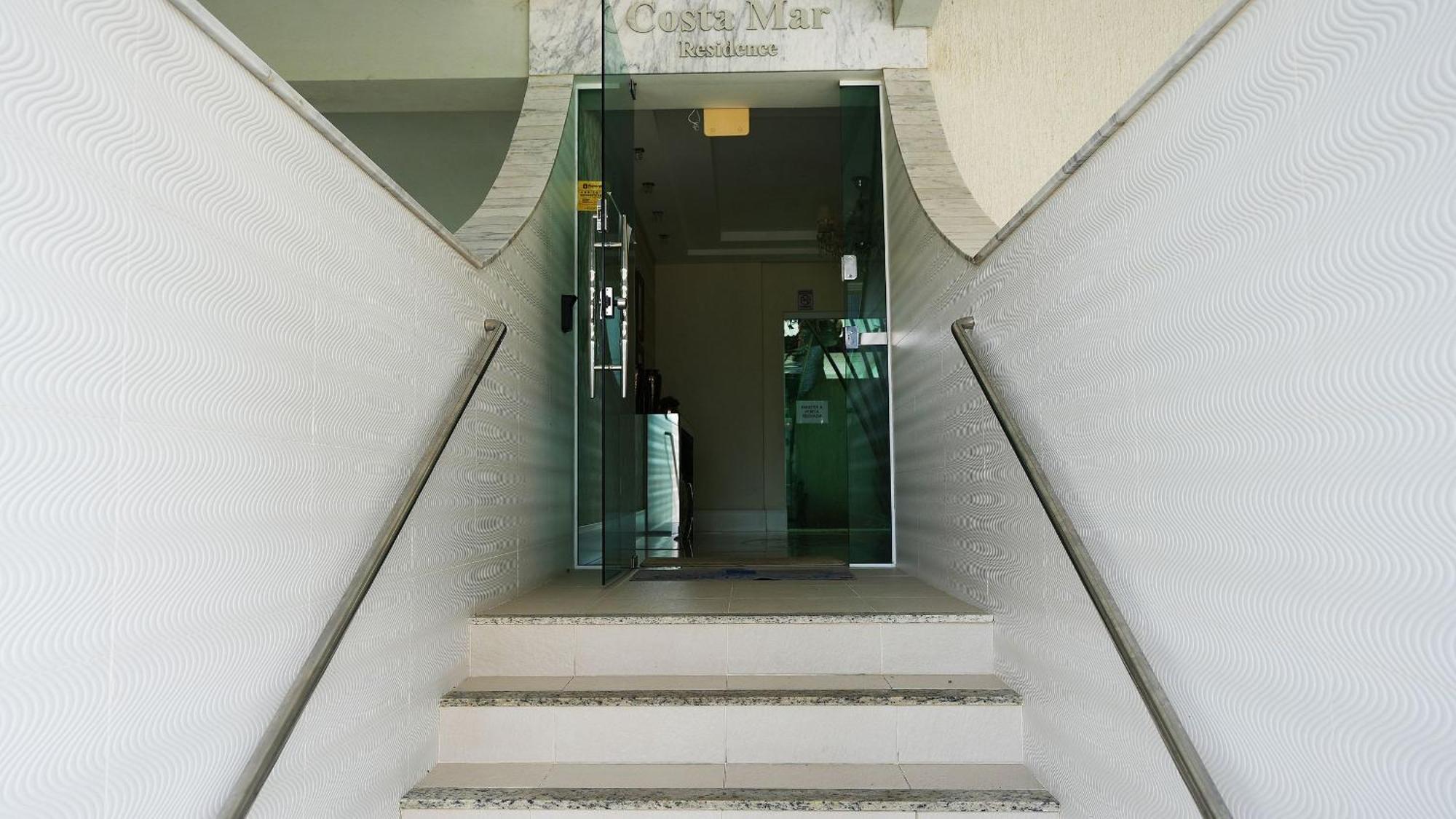 Edificio Costa Mar - Centro De Bombinhas Lejlighed Eksteriør billede
